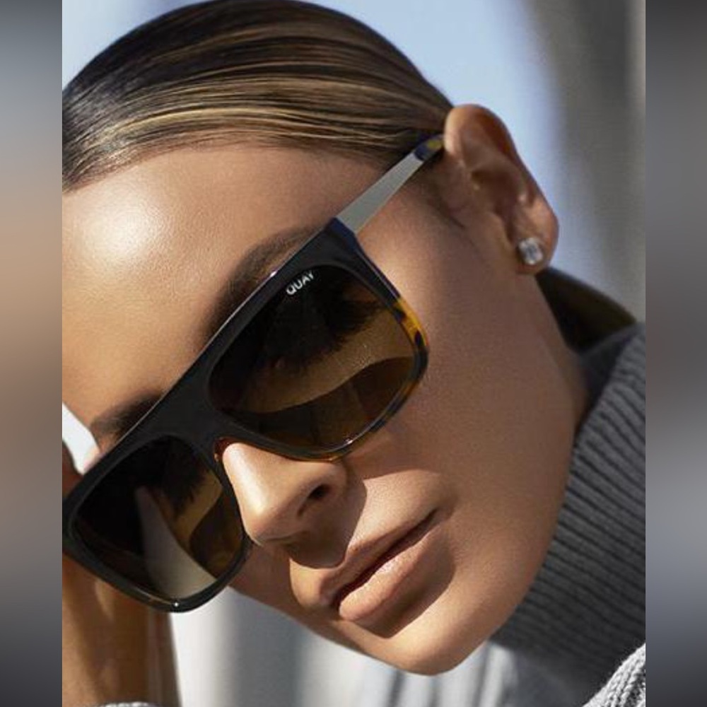 Quay Australia-QuayXDesi NWT OTL ll sunglasses in light brown